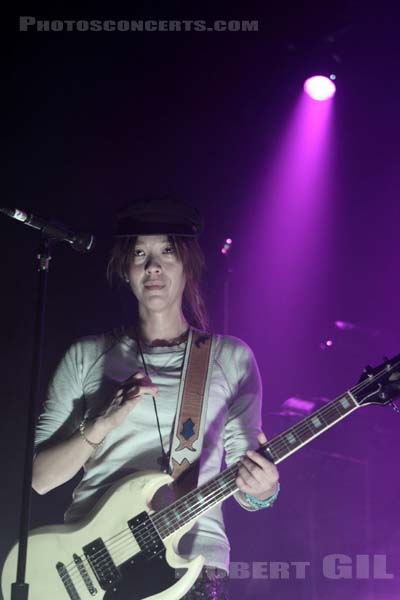 BLONDE REDHEAD - 2010-09-16 - PARIS - Le Bataclan - Kazu Makino